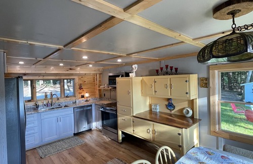 Mayfield Cabin | Waterfront, boats included, Cozy cabin on private lake, 25 minutes from TC.