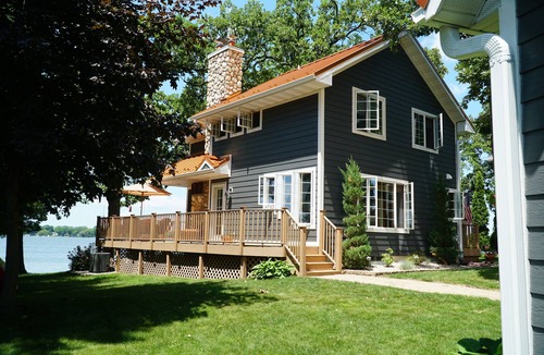 Fox Lake House | Waterfront Home! Enjoy amazing fishing and sunsets over stunning Fox Lake.