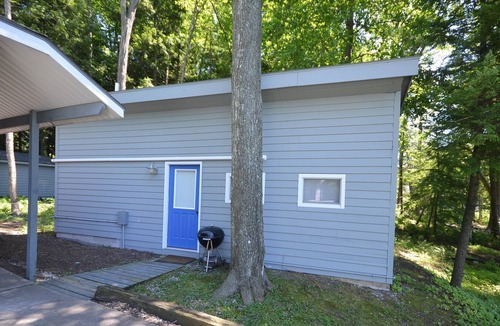Lake Leelanau Cottage | Waterfront home on S Lake Leelanau. Terrific lake views Pet friendly.