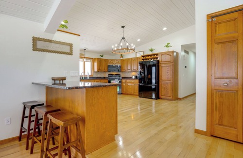Port Hope Cottage | Waterfront Lake Huron Getaway w/Private Beach