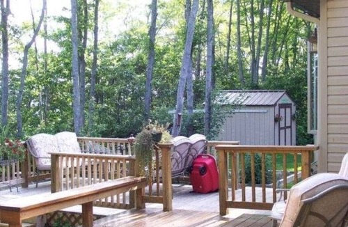 Brimley House | Waterfront Spacious 4 bedroom beach lake house in beautiful Brimley-Bay Mills