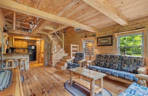 East Leroy Cabin | We Invite You To Hyde Away From It All.