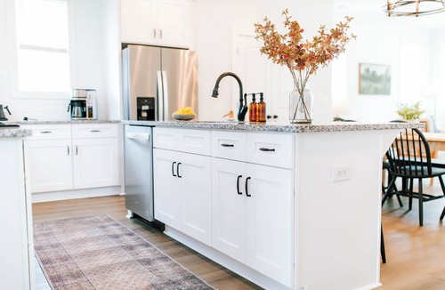 Auburn House | Welcome to The Aubie House, a thoughtfully designed 3 bedroom retreat just minutes from Auburn University, Jordan Hare Stadium, and downtown Auburn. Enjoy premium amenities, inviting outdoor spaces, and all the comforts of home.