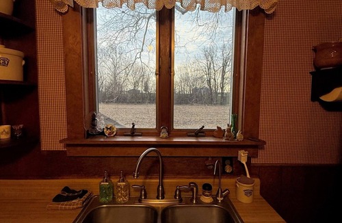 Laketon House | Welcome to your quaint peaceful getaway in the heart of small-town Indiana!