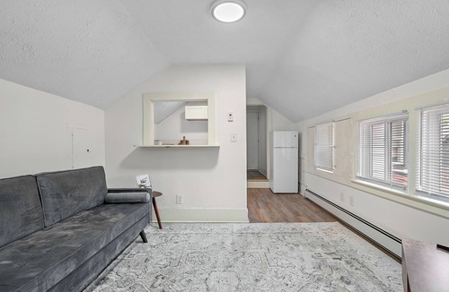 Battle Creek Apartment | Welcoming Studio Apartment Just Steps Away From Historic Downtown Battle Creek