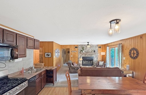 Three Lakes Cabin | White Pines Cabin: Ideal Location for Family, Fishing & Fun~Inc. 12 boats+motor!