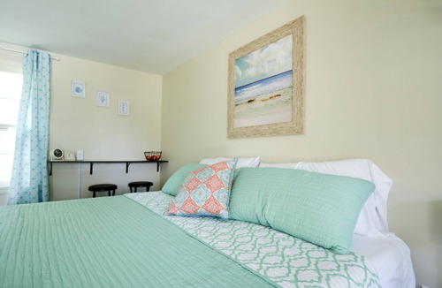 Whitehall Hotel | Whitehall Cottages Boutique Motel - King Beds