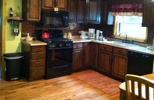Gladwin Cabin | Wiggins Lakefront, dock and beach! Kayaks, paddle boats & MORE! UP NORTH FEEL!
