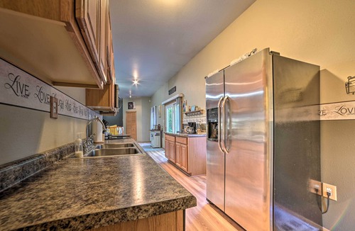 Frederic House | Winter Sports Haven! Ranch Near Hartwick Pines