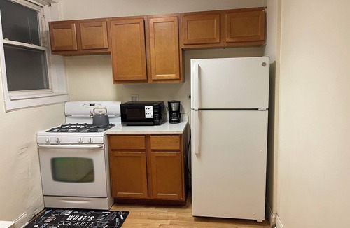 West Ridge Apartment | Wonderful 2-bedroom apartment in enchanting Chicago neighborhood