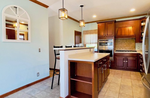 Saint Joseph House | Wonderful 4-bedroom house in charming Downtown St. Joseph - The Residence
