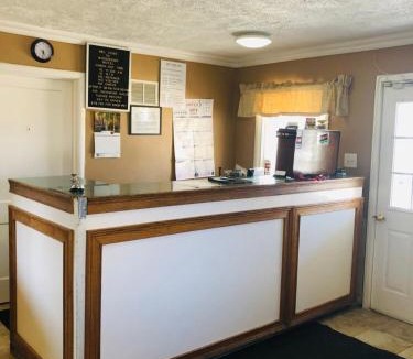Terre Haute Hotel | Woodridge Motel