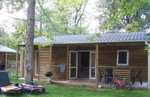 Sainte-Catherine-de-Fierbois Ski Chalet | ZEcamping 5 étoiles parc aquatique locatif BBQ 35m2