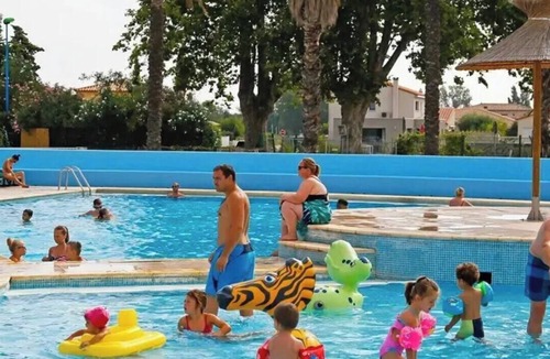 Secondigny House | ZEcamping 4* piscine chauffée pet friendly animations locatif BBQ 33m2