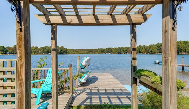 13 Mi to South Haven: Lakefront Retreat w/Dock!