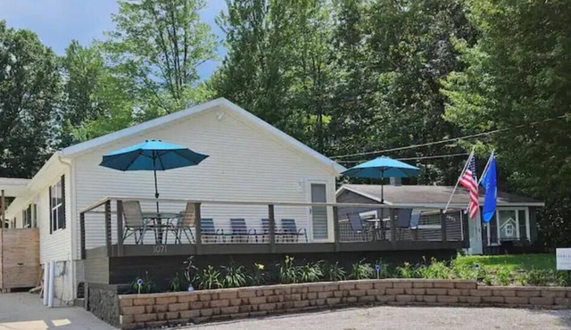 13-person home for families & groups!