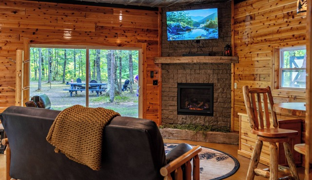 15 min to Caberfae ski resort and Steelhead fishing