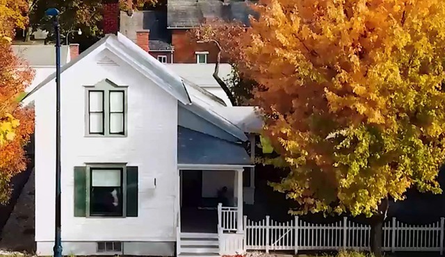 1950's Themed Historic Home In Downtown Frankenmuth Heart. Perfect location.
