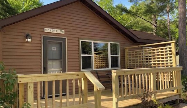 2 Bedroom Cabin with Beach Access, Porch, & Fireplace