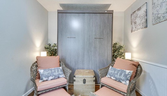 2 Mi to Dtwn Forest Grove: Quiet Studio w/Yard