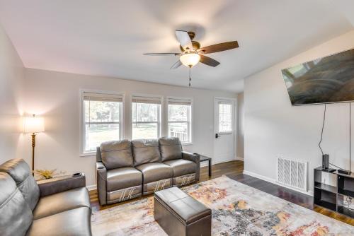 2 Mi to Lake Michigan: Pet-Friendly Sawyer Apt