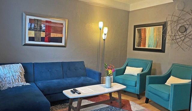 2bed 1.5bath House, Lower Eastside, King Bed, Fire Pit, Sleeps 6