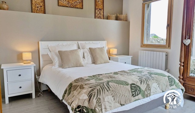 3-bedroom independent house - modern comfort and historic charm, pets allowed