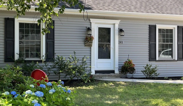 3 Bedroom/2 Baths in a central Marquette location.