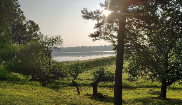 3- bedroom home on the river10 min. from town also have identical 1818034 ID #