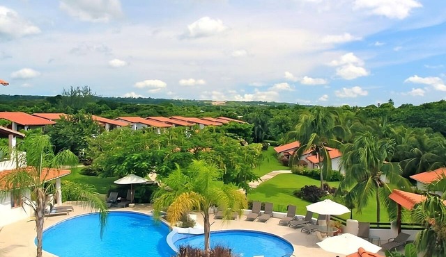 3 Units | Explore Beaches & Bays | Pool, Spa and Beach Shuttle in Maynards