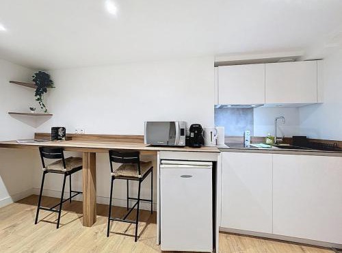 4 Studios modernes climatisés 8 personnes in Clermont-Ferrand