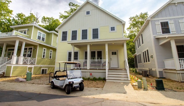 5 Bedroom Beachwalk Resort w/Golf Cart & Pool Access
