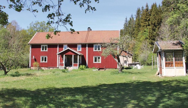 5 bedroom pet friendly home in Backaryd