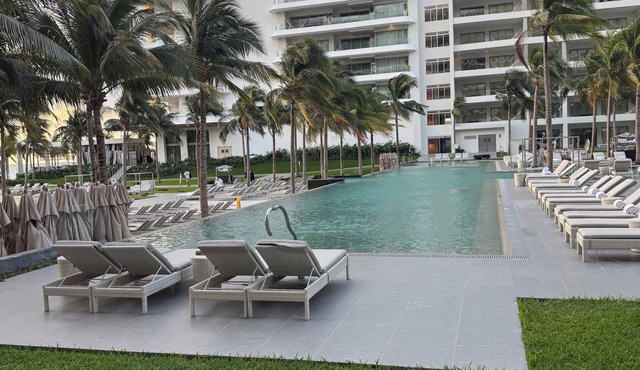 5 Diamond Resort in beautiful Cancun, rest and enjoy!