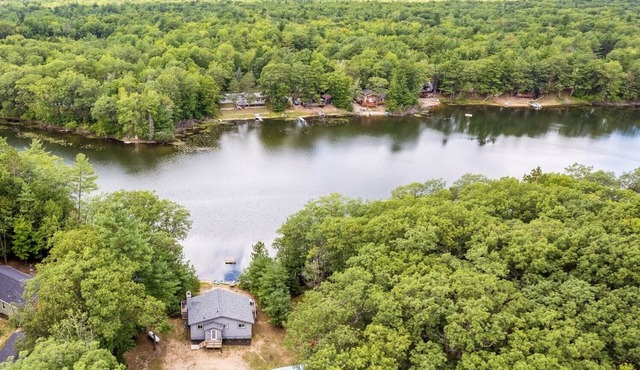 5 STARS! LAKE FRONT! NEW DOCK! Large, clean & spacious! Book 2026 NOW!