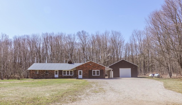 5BR, 1.5BR, Private Wooded Hide Away