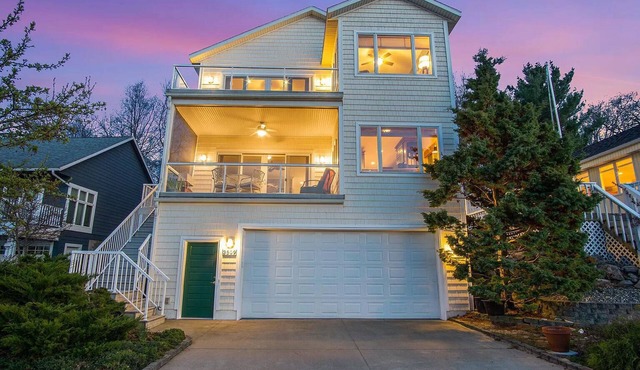 5BR Channel View Retreat! Near the Beach in Bluffton - Muskegon