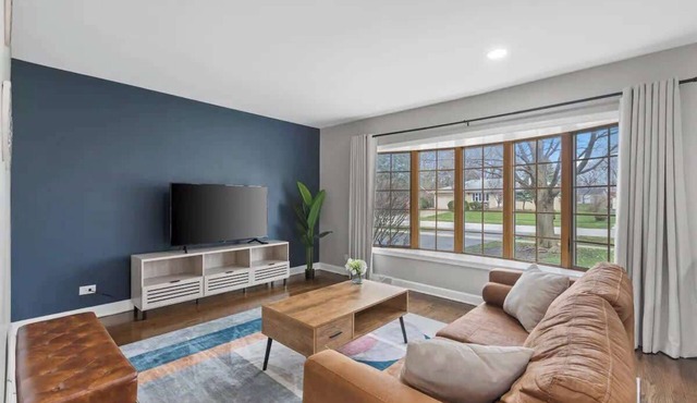 5BR Family Home + Backyard | LCP Collection