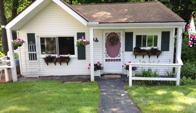 A Romantic Getaway Or Artist Retreat in Willoughby Hills