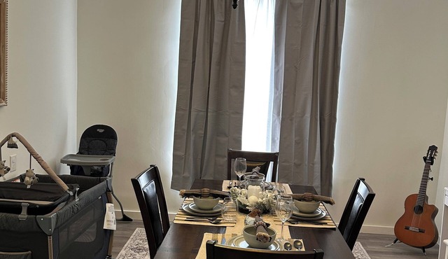 Accessible historic 3-bedroom, 2-bathroom bungalow with AC, WiFi in Southern IN