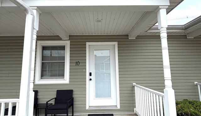 ACE STAYS -Modern 1BR townhouse in Mount Carmel