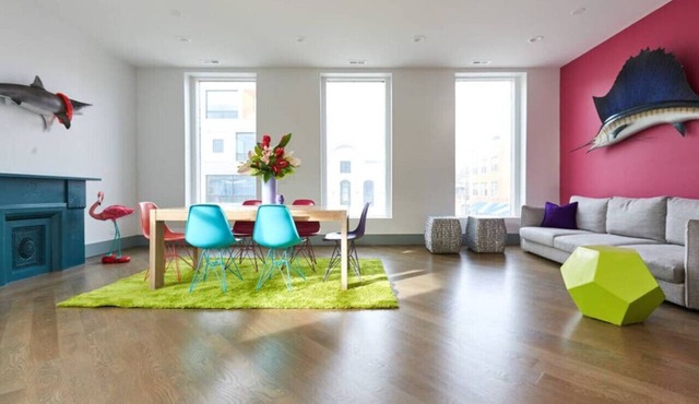 Aloha 2.0 Tropical Oasis in the heart of Wicker Park that sleeps 23 + backyard patio
