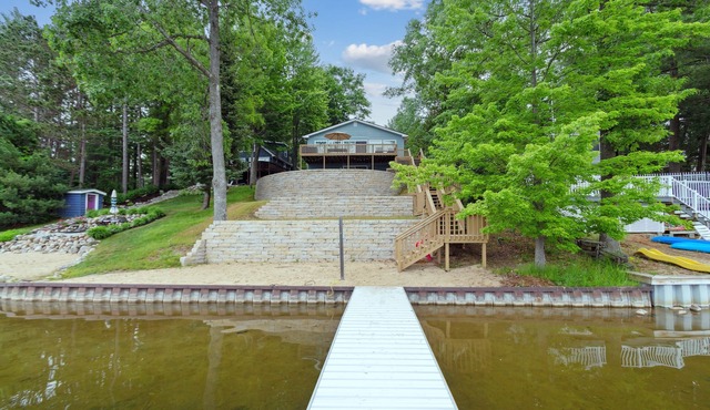 Amazing lake views for the perfect family getaway at the Lake Thirteen Retreat!