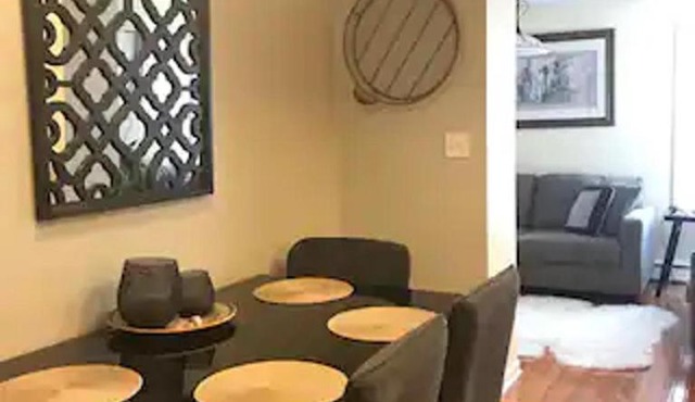 Apartment Sleeps 4 with Free Parking