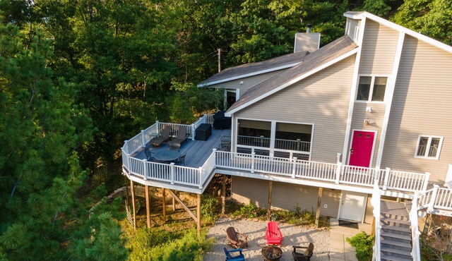 Arrakis on Lake Michigan: Beach, Dunes, Privacy, Custom-built