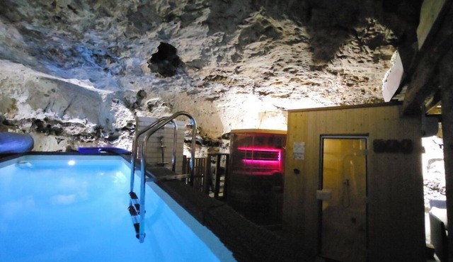 atypique house with spa troglodyte