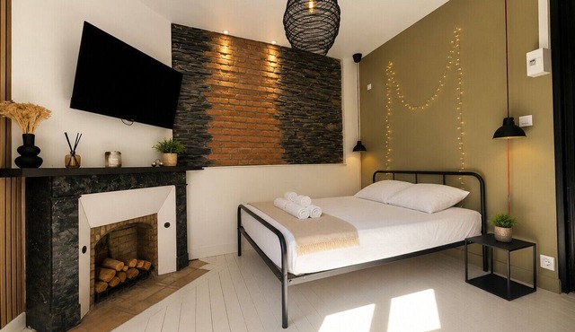 Authentic Charm Studio in the Heart of the Maine Quays – 2 Guests