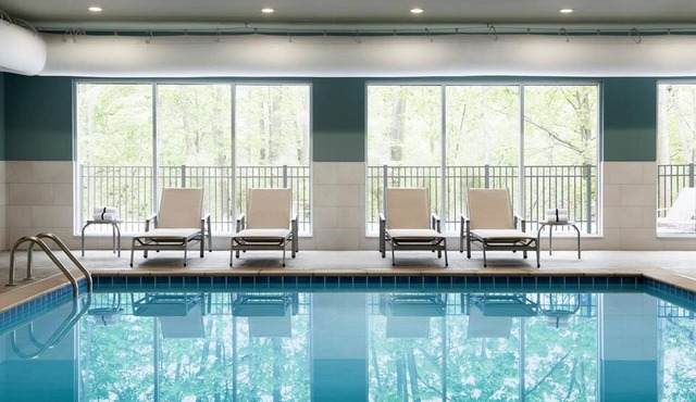 avid hotel Traverse City by IHG
