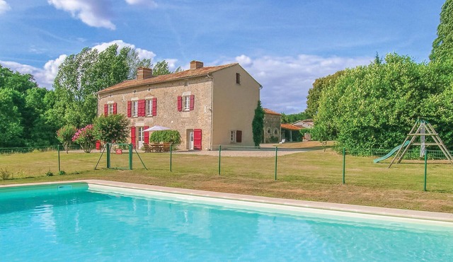 Awesome home in St Maixent de Beugné