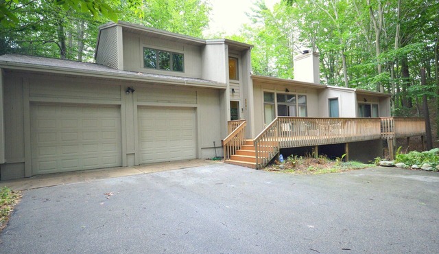 Bailey's Beach Retreat | Easy Access to Lake Michigan